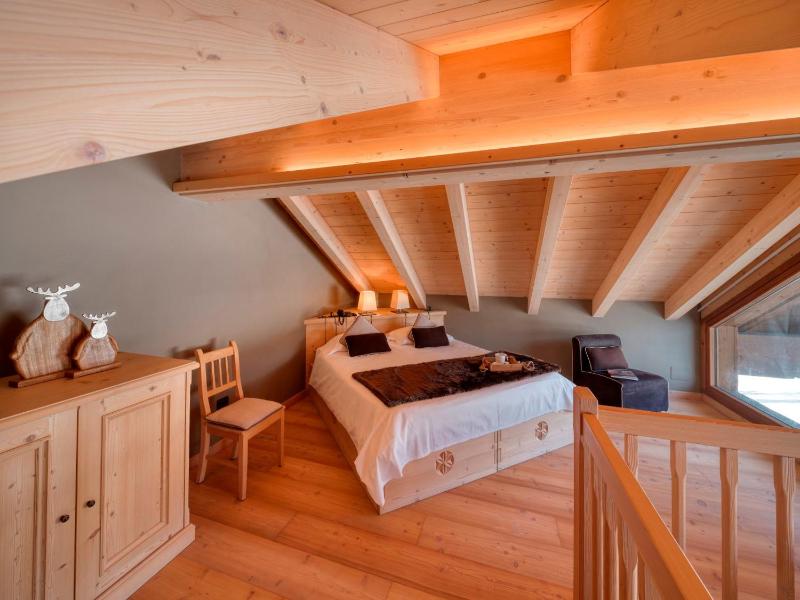 One-Bedroom Apartment - Split Level image 3
