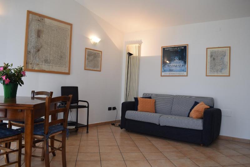 One-Bedroom Apartment image 4