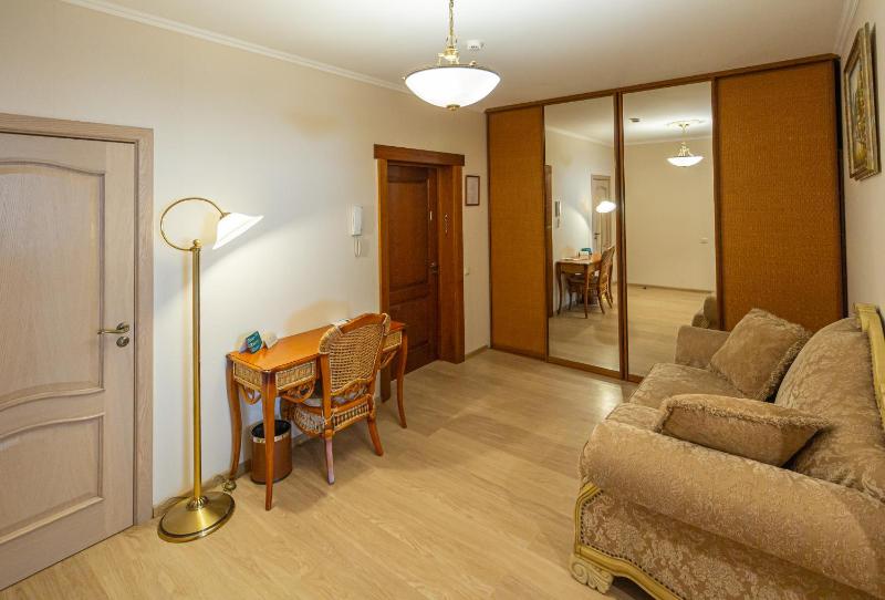 Luxury Two-Bedroom Apartment image 4