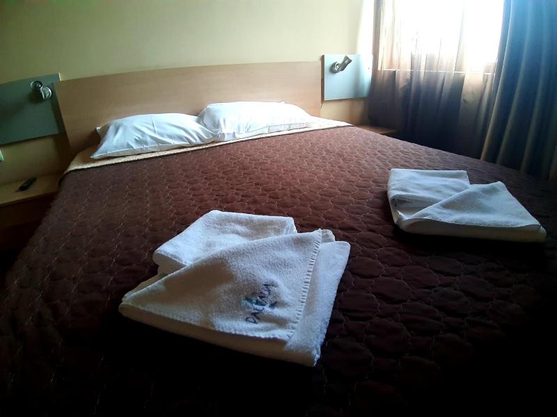 One-Bedroom Apartment image 3