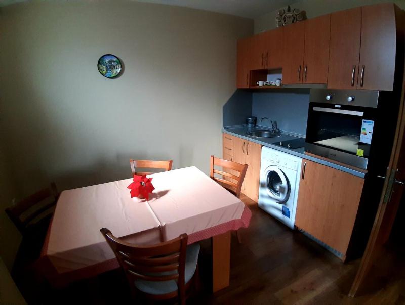 One-Bedroom Apartment image 4
