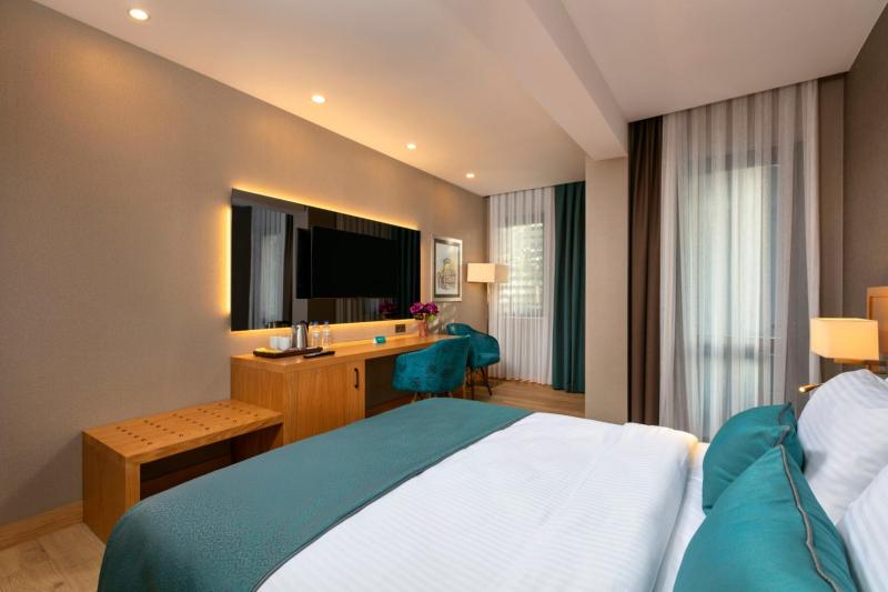 Standard Double Room image 1