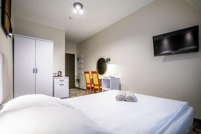 Single Room image 3