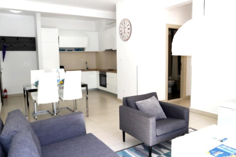 Apartment image 3