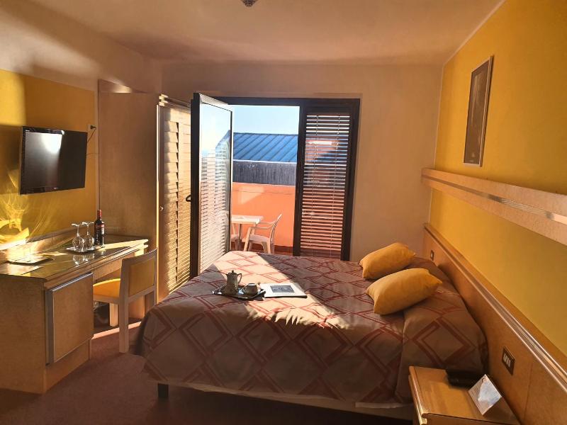 Hotel Antares - image 4