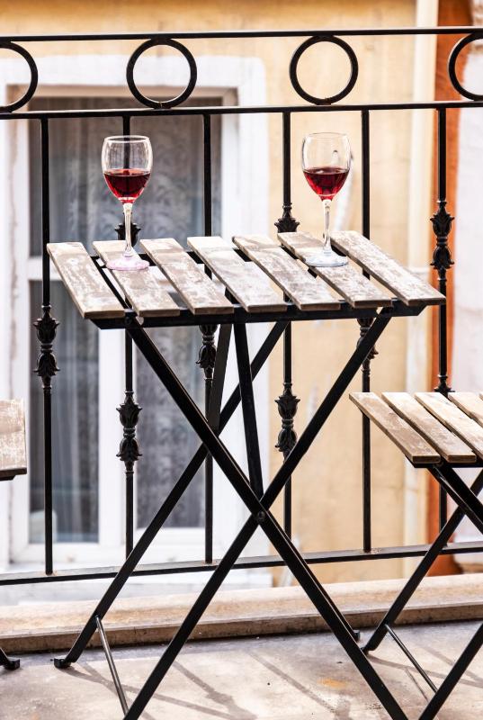 Double Room with Balcony image 3