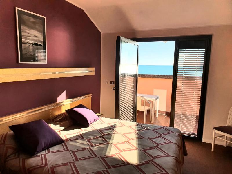 Hotel Antares - image 1