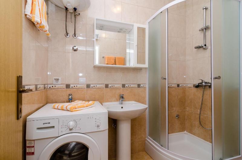 One-Bedroom Apartment with Balcony image 3
