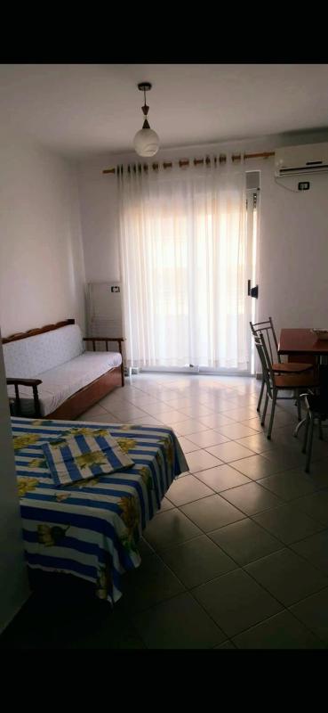 One-Bedroom Apartment image 3