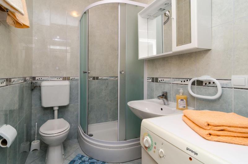 One-Bedroom Apartment with Patio image 4