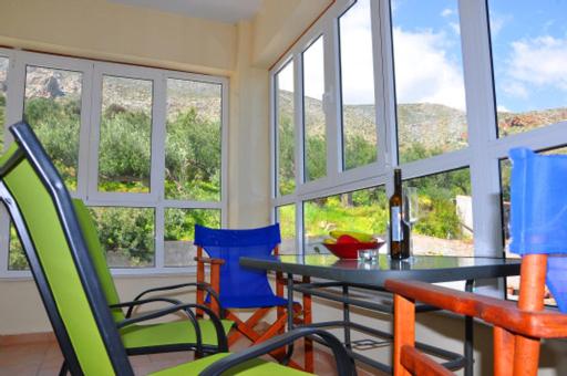 Two-Bedroom Apartment with City View image 3