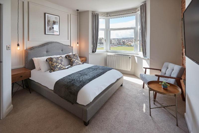 Host & Stay - North Marine House - image 4