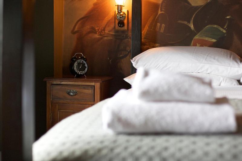 Deluxe Double Room image 3