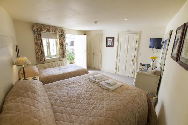 Family Room image 1