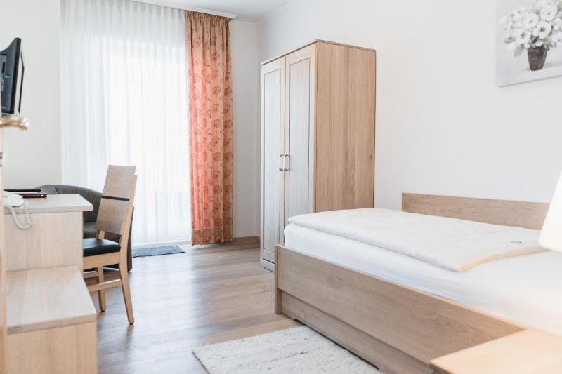 Single Room with Balcony image 3