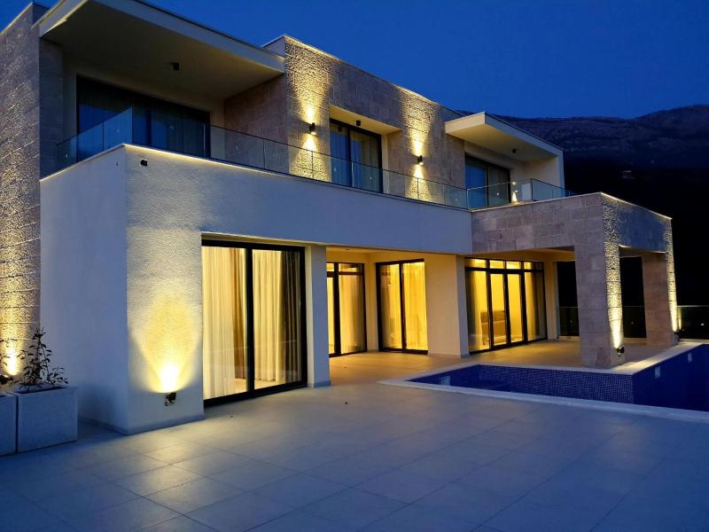 Villa with Sea View image 2