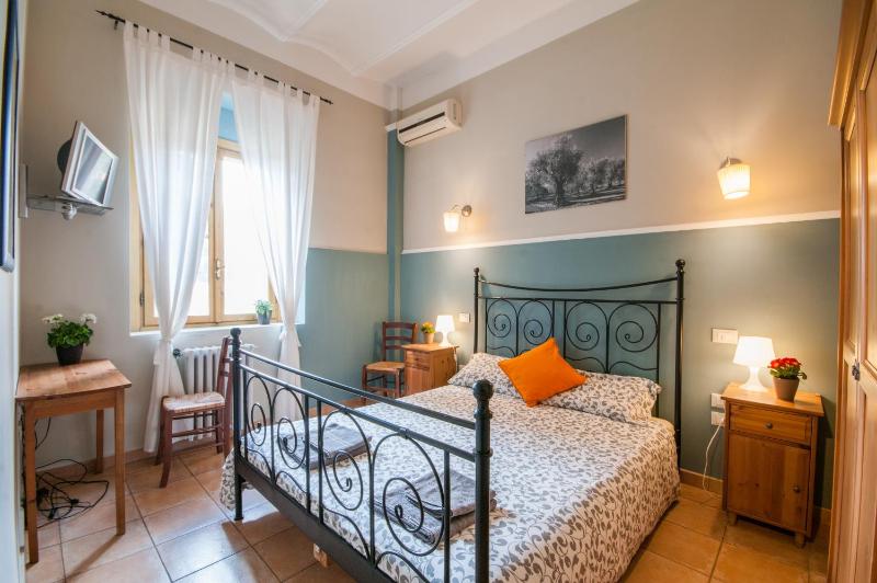 Double Room image 4