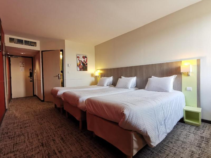 Triple Room image 2