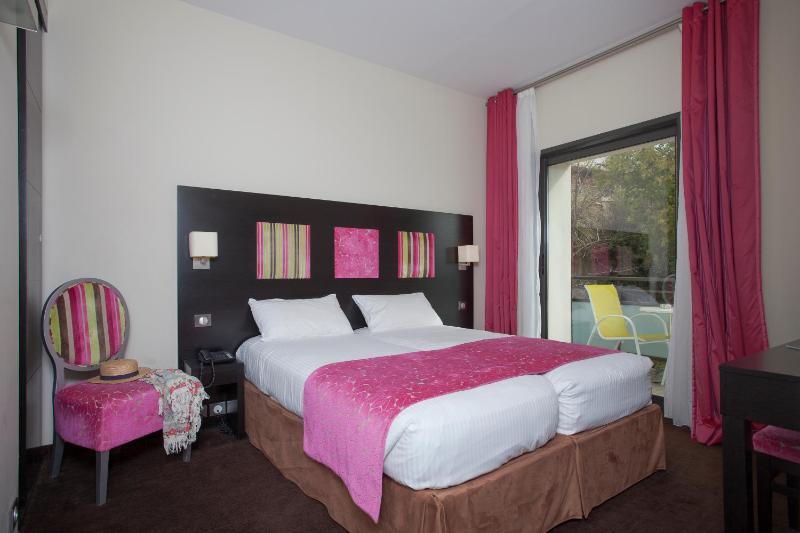 Superior Double Room with Side Seaview - Third Floor image 4