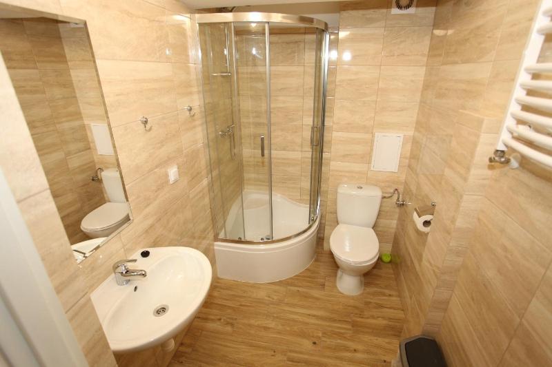Large Double Room image 2