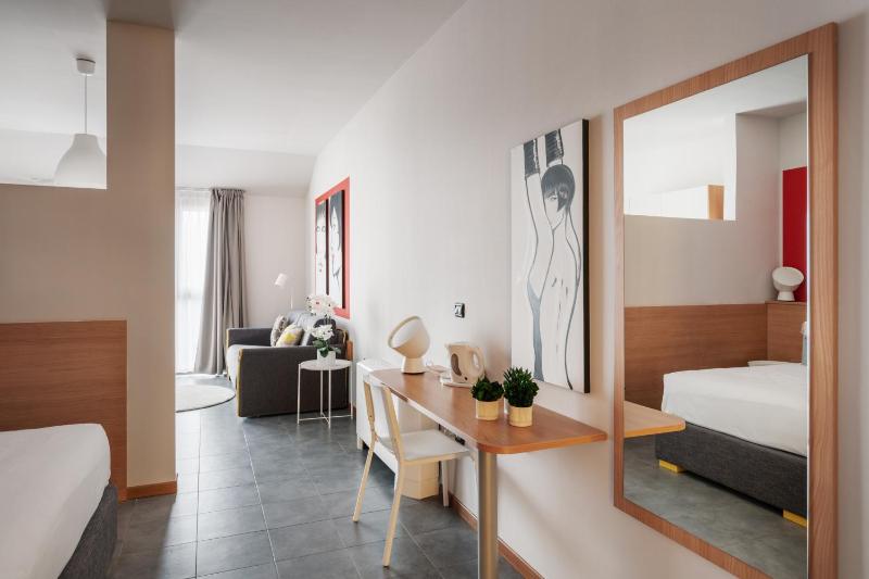 Superior Triple Room image 2