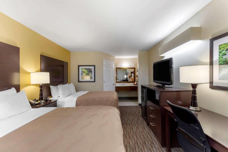 Double Room with Two Double Beds - Non-Smoking image 4