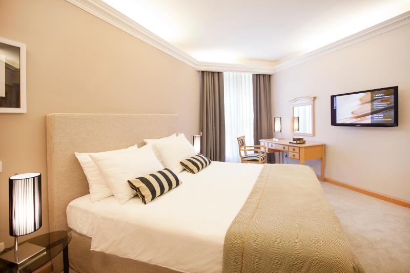 Ambassador Suite image 3