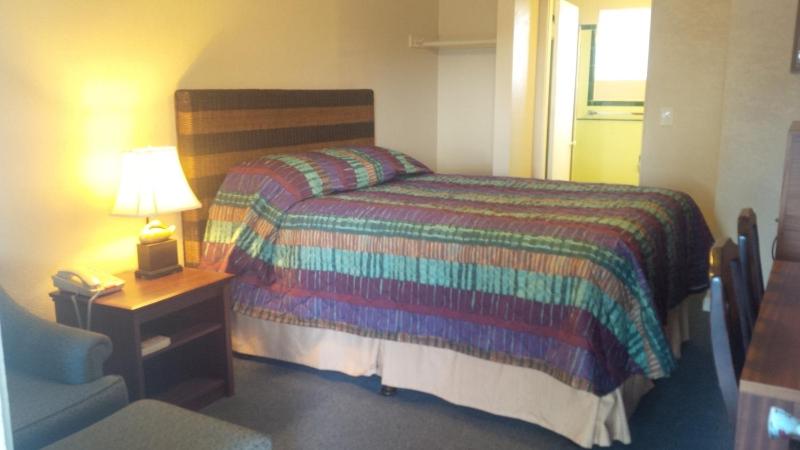 Queen Room image 1