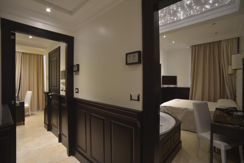 Royal Suite image 4
