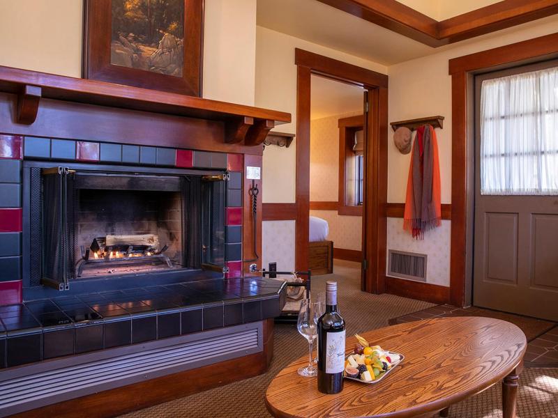 Deluxe Chalet – 2 Bedroom, 2 Bathroom image 3