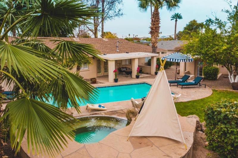 Six-Bedroom Holiday Home image 2