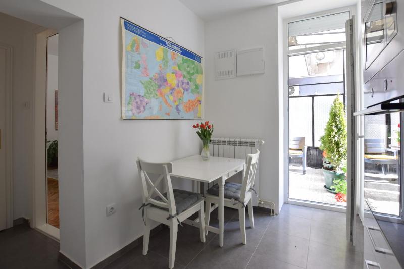 Crown apartment - Your most comfortable stay - image 16