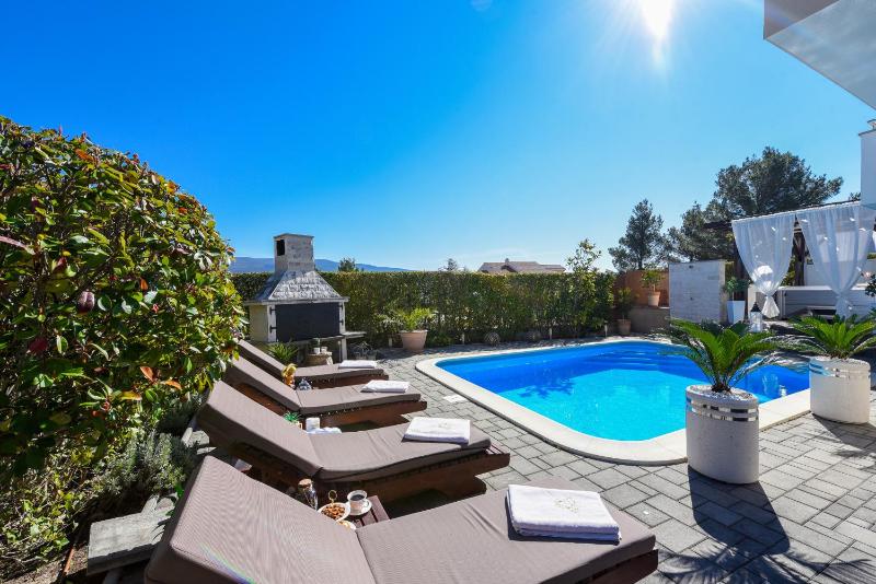 Villa with Sea View image 2