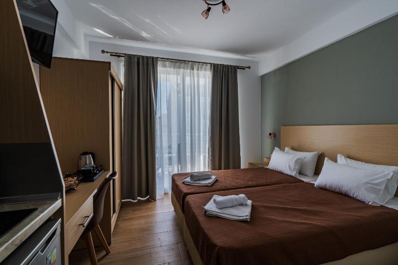 Deluxe Double or Twin Room with Sea View image 1