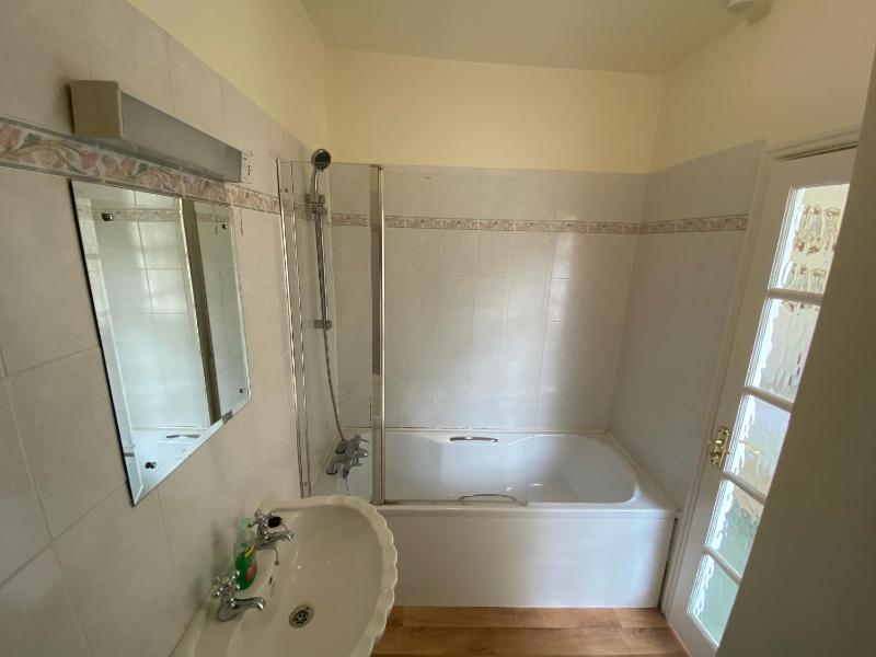 Double Room with Private Bathroom image 2