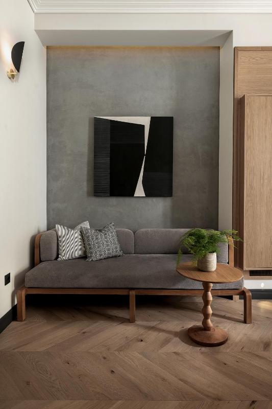 King Suite with Balcony image 3