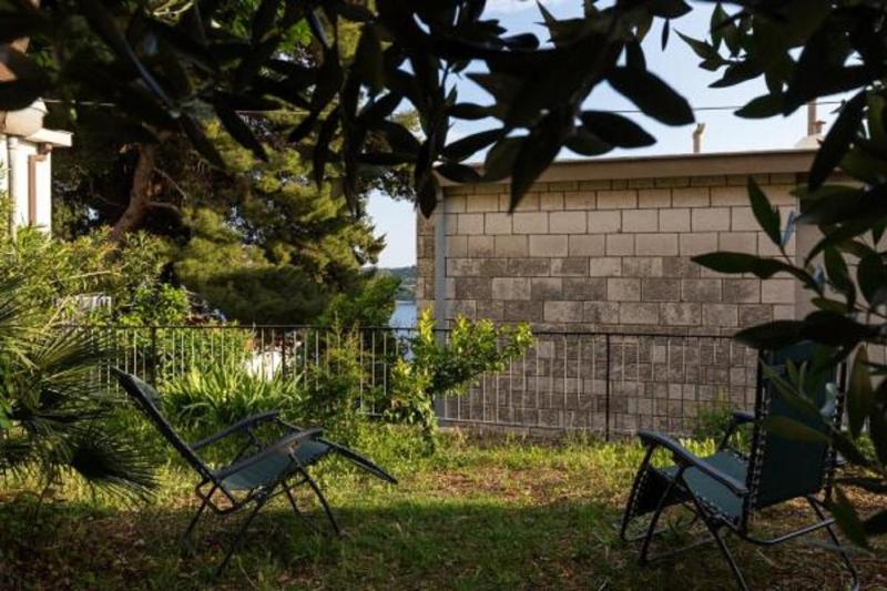 One Bedroom Apartment with Terrace and Garden View image 2