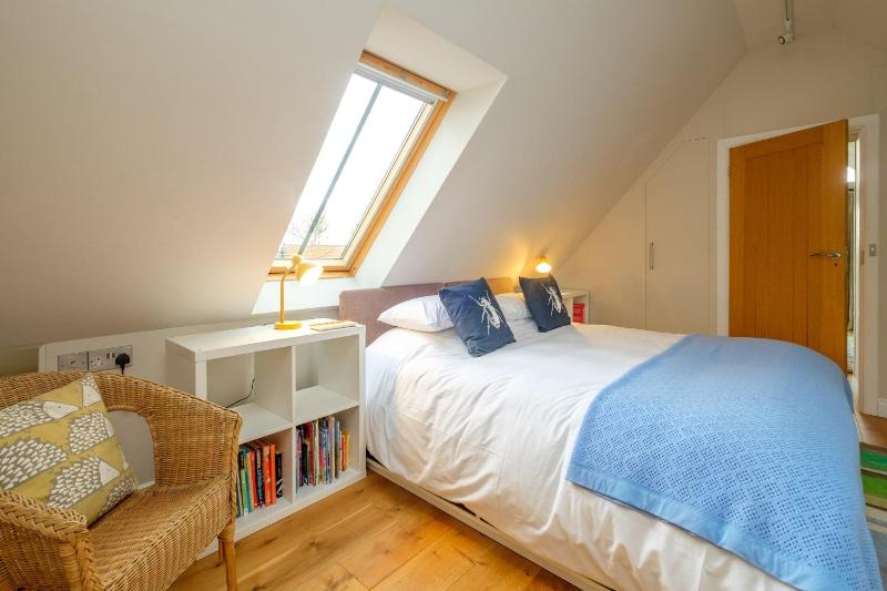 White Cottage Apartment - image 17