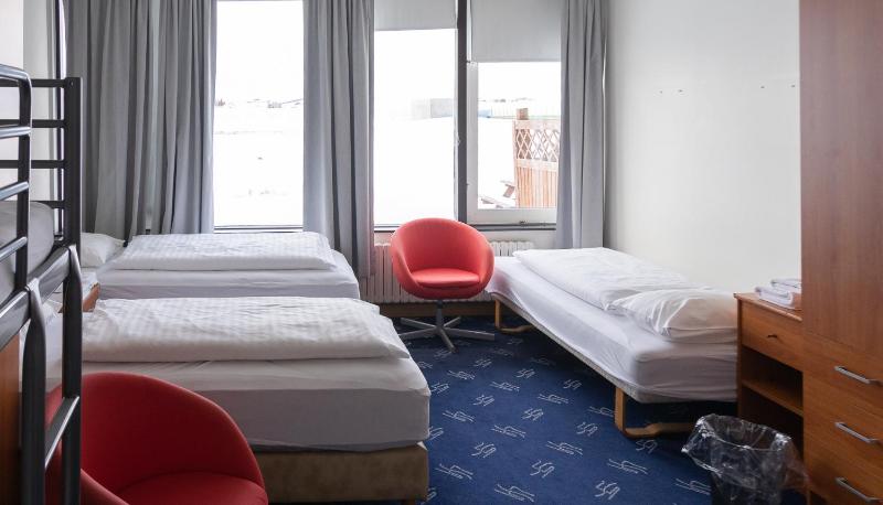 Bed in 6-Bed Mixed Dormitory Room image 1
