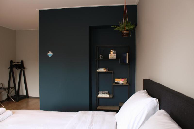 Deluxe Queen Room image 3