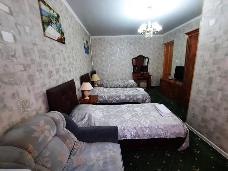 Triple Room image 3