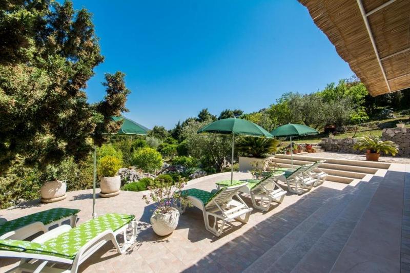Double Room with Terrace and Partial Sea View image 3
