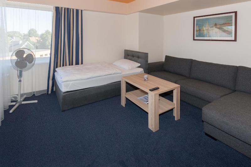 Tauras Center Hotel - image 6
