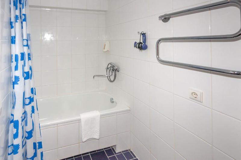 Tauras Center Hotel - image 7