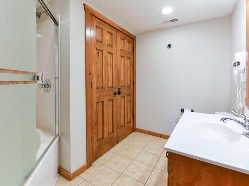 Lodge 243 - image 50