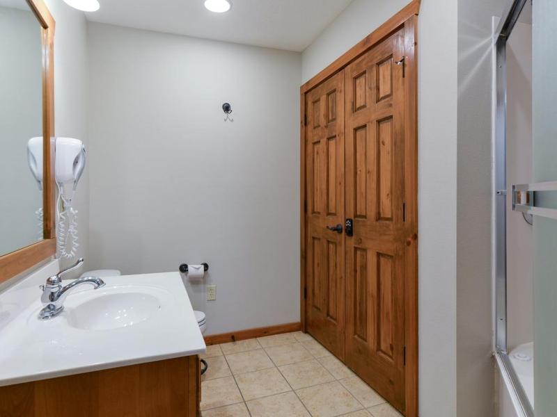 Lodge 243 - image 40