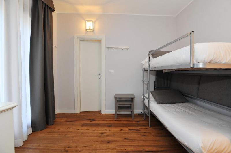 Quadruple Room image 4