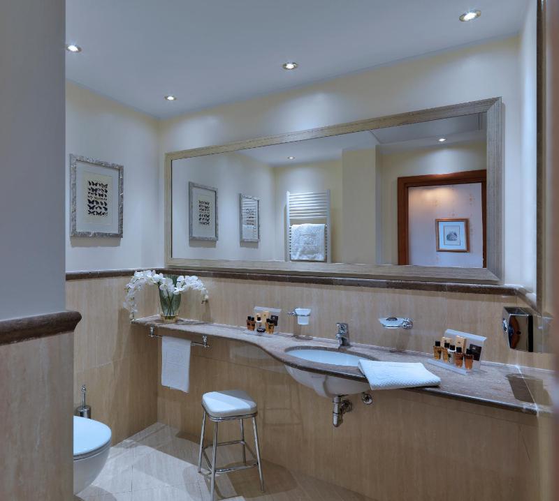 Junior Suite image 2