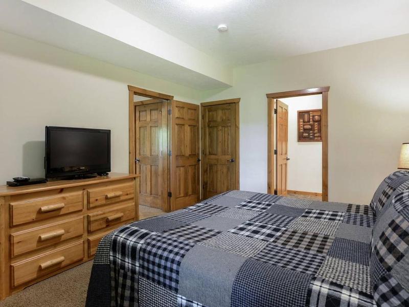 Lodge 371 - image 11