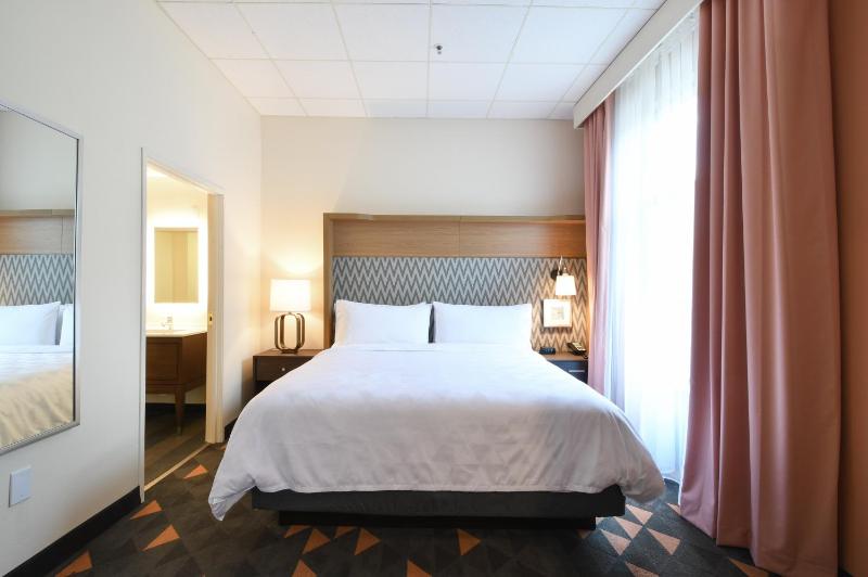 Standard Suite image 2